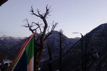 ALLA SERA DEL 17 GENNAIO 2017 DALLA PIAZZA CONCORDIA VEDUTA DEI DENTI DI GAVALA